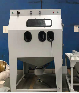 無(wú)錫迪砂非標(biāo)定制三工位推車轉(zhuǎn)盤加壓式噴砂機(jī)！省時(shí)省力!操作簡(jiǎn)單