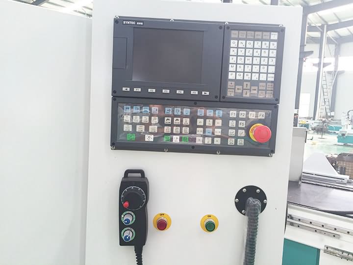 板式家具生產(chǎn)線 - 自動上下料數(shù)控機床