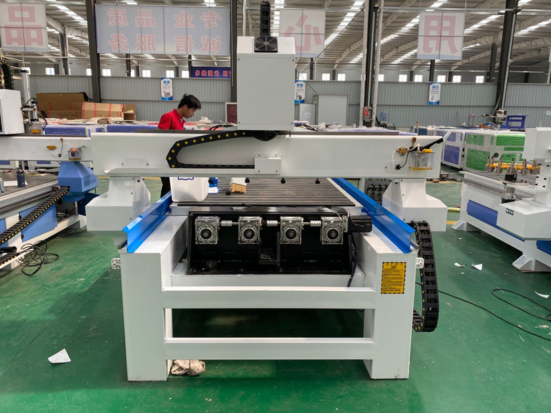 多頭3D四軸旋轉(zhuǎn)數(shù)控木工雕刻機