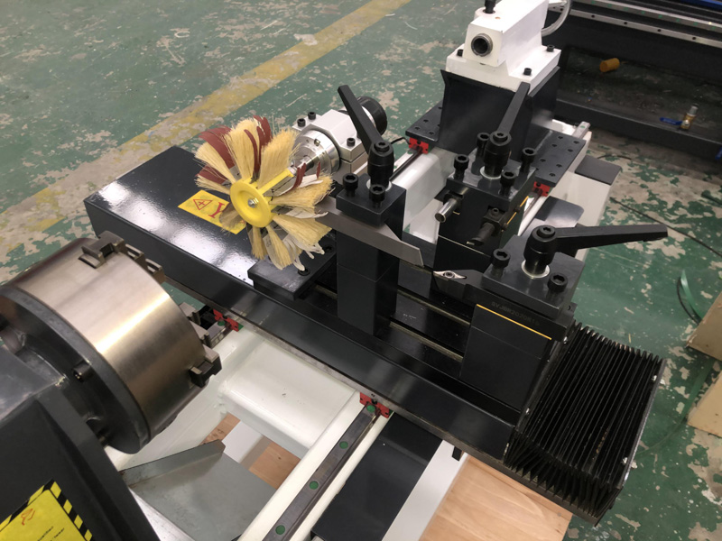 小型數(shù)控木工車床，可加工碗、盤、花瓶、杯子