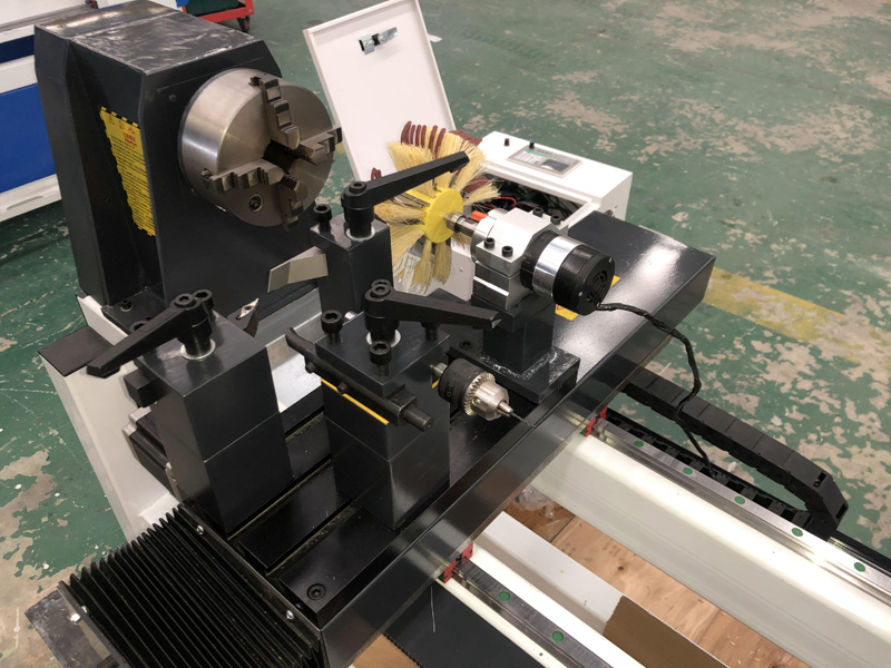 小型數(shù)控木工車床，可加工碗、盤、花瓶、杯子