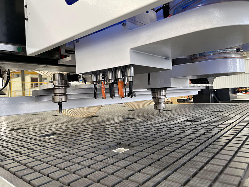 自動(dòng)套料板式家具數(shù)控開(kāi)料機(jī)