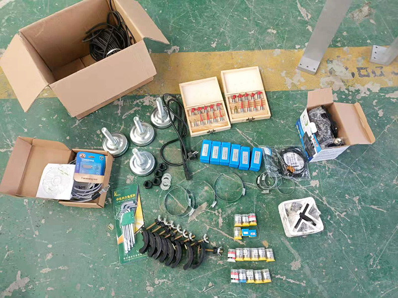 機(jī)器附帶的配件和工具