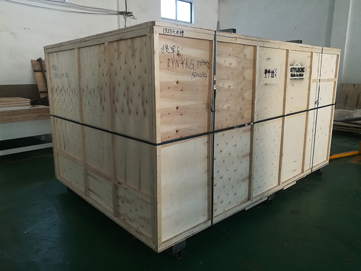 1325數(shù)控雕刻機(jī)帶4軸旋轉(zhuǎn)工作臺(tái)套裝