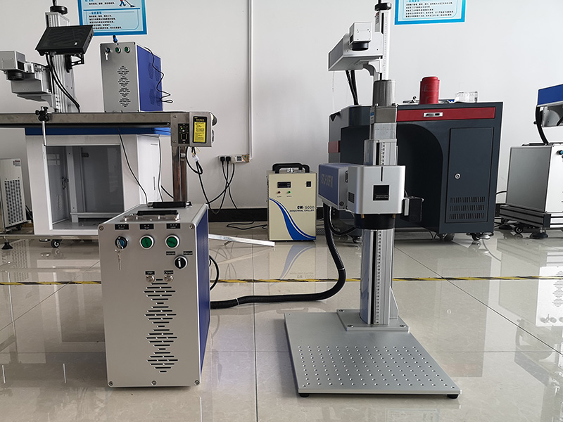 采用 MOPA 光纖激光源的彩色激光打標(biāo)機