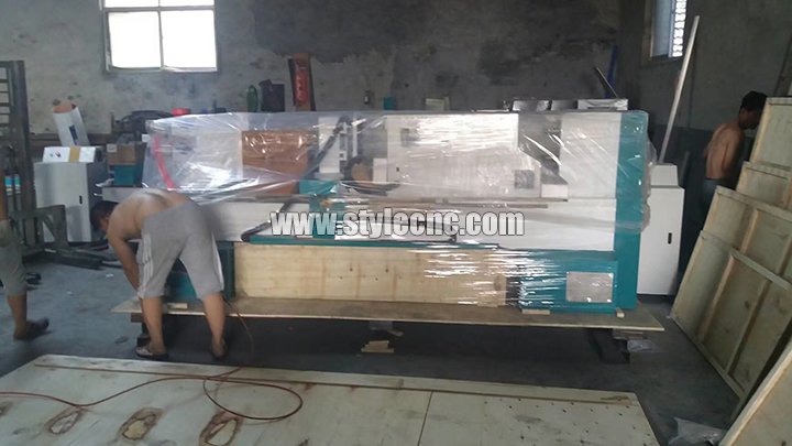 STL1516數(shù)控木工車床機(jī)套裝