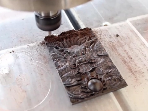 迷你數(shù)控雕刻機(jī)6090制作實(shí)木工藝品