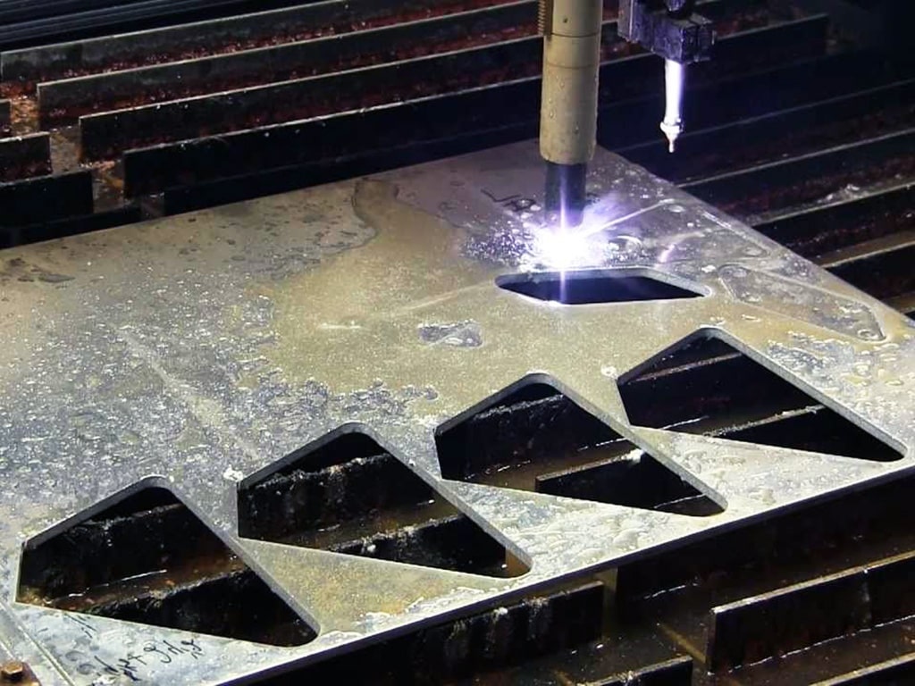 自動(dòng)等離子切割工作臺切割不銹鋼板