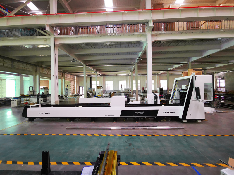 6 米長(zhǎng)金屬管材光纖激光切割機(jī) 1000w