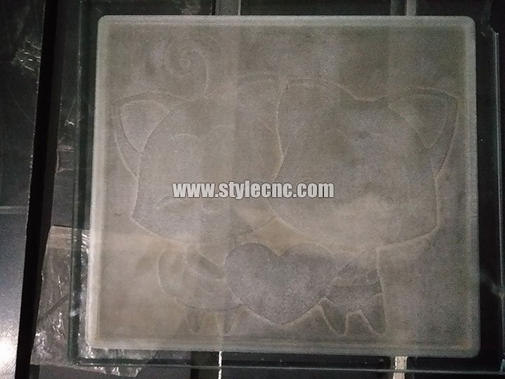 用于玻璃雕刻項目的數(shù)控雕刻機