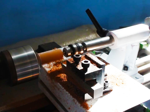 小型木工車(chē)床車(chē)削木珠 小型木工車(chē)床車(chē)削木珠