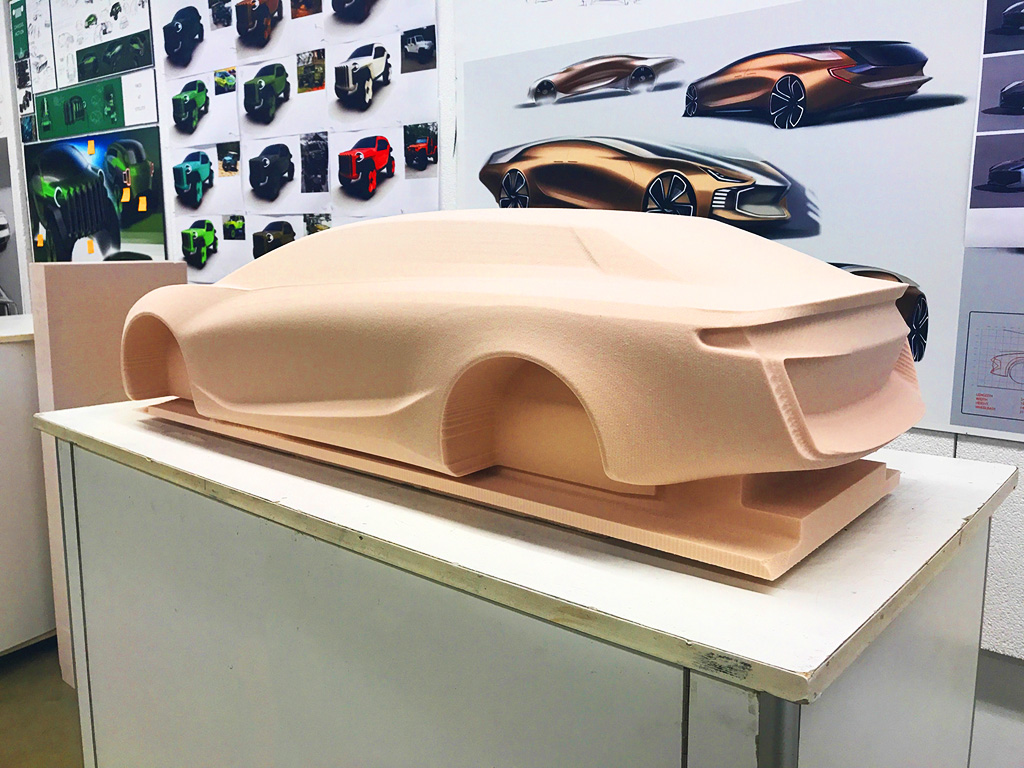 五軸數(shù)控銑床用于車身框架制造項目