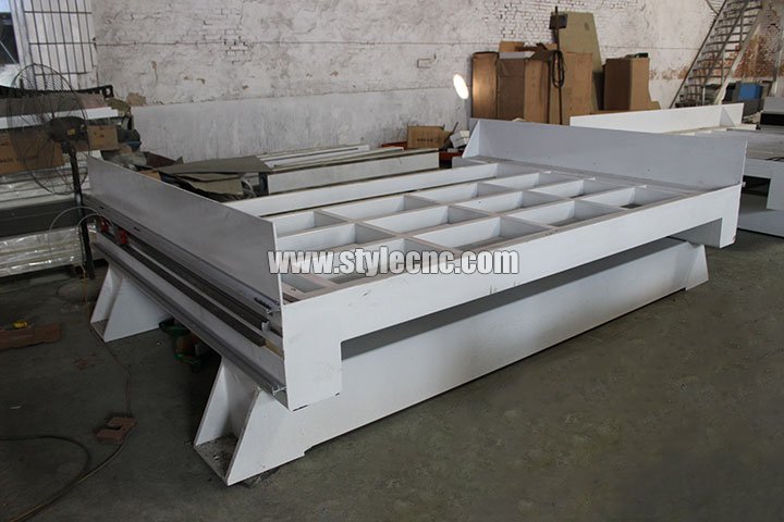 四通數(shù)控加工中心重型機(jī)身