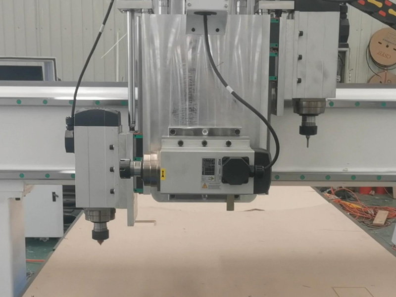 工業(yè)級 4x8數(shù)控木門雕刻機(jī)