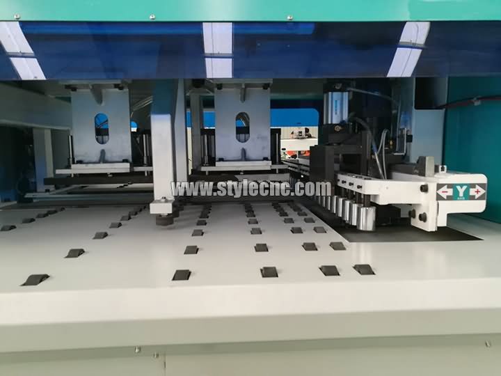 全自動數(shù)控木工鉆孔開槽機(jī)