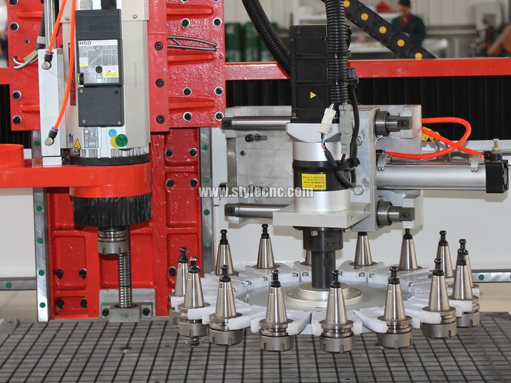 移動工作臺數(shù)控雕刻機，帶旋轉(zhuǎn)自動換刀裝置