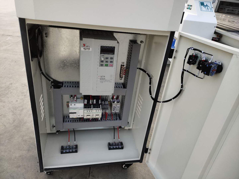 臺灣臺達(dá)伺服驅(qū)動器及伺服電機(jī)