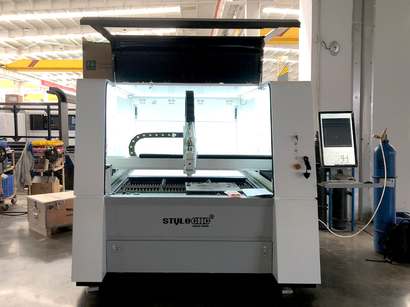 適合初學(xué)者的入門級小型金屬激光切割機