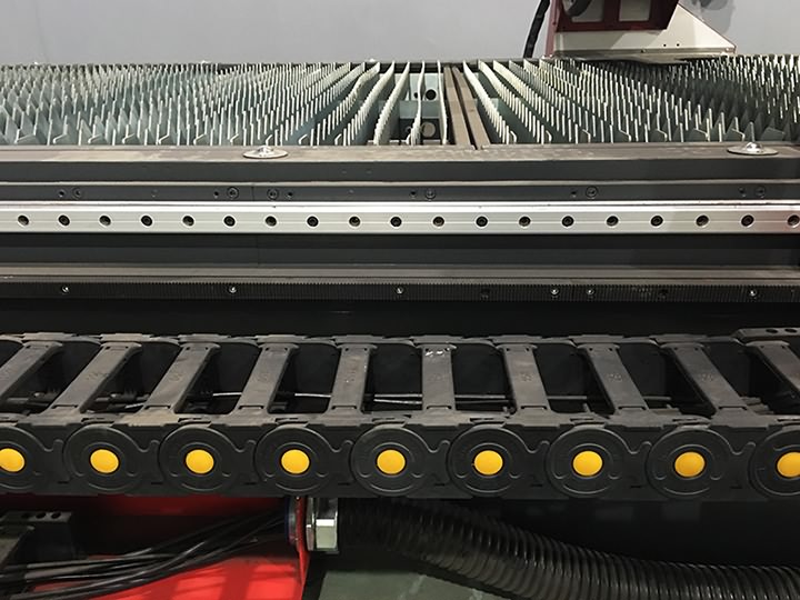 數(shù)控等離子切割工作臺(tái)零件