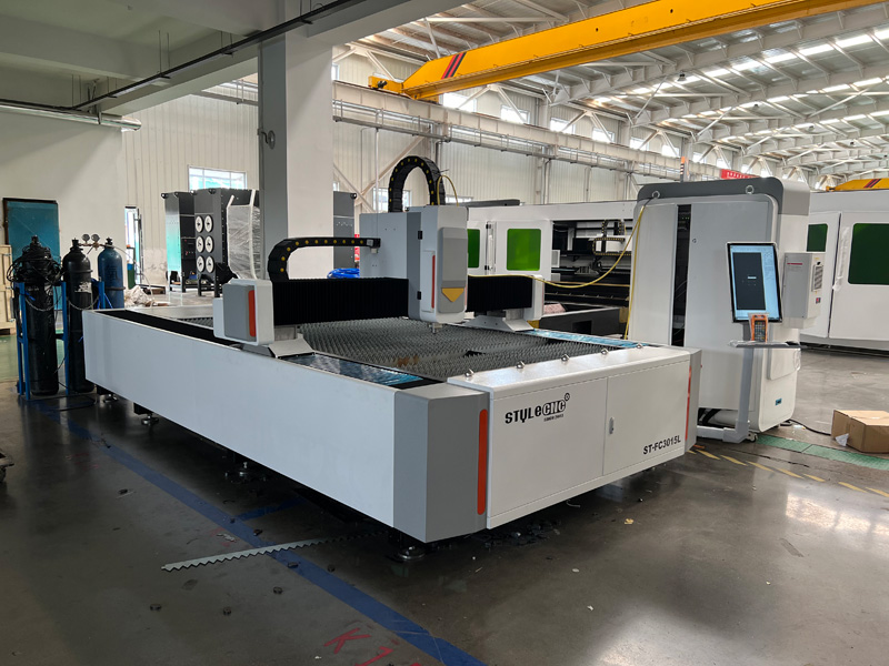 數控光纖激光鈑金切割機出售