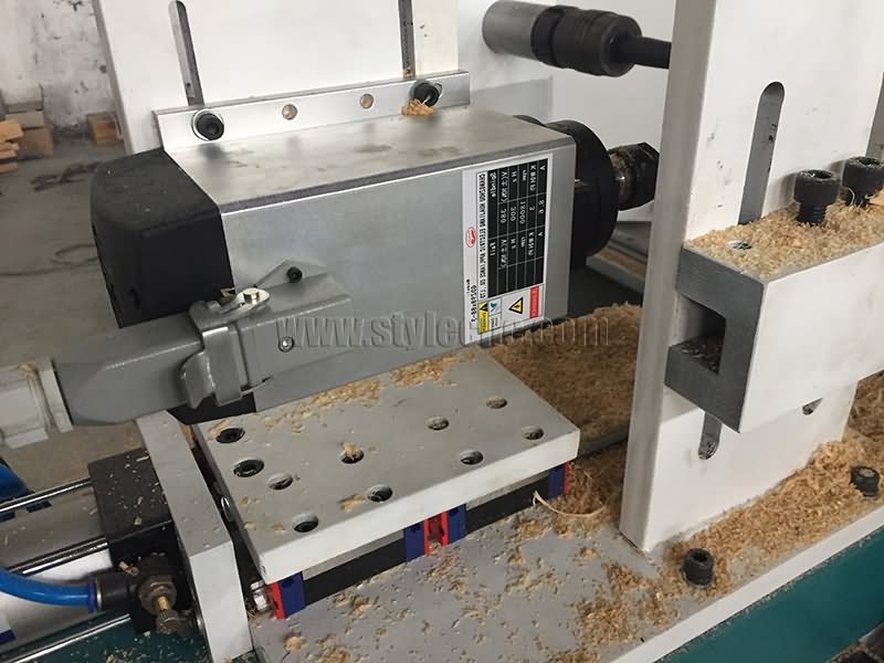 最實(shí)惠的數(shù)控木工車床出售