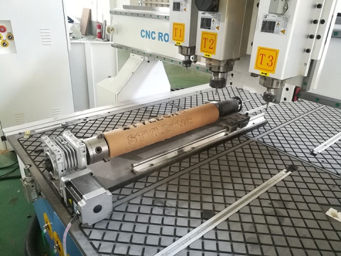 氣動(dòng)自動(dòng)換刀數(shù)控銑床（帶車床附件）