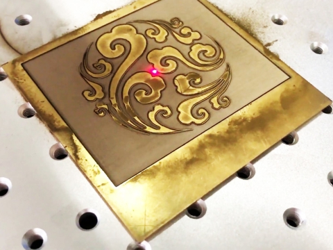 金屬激光雕刻機(jī) 100W IPG光纖激光器