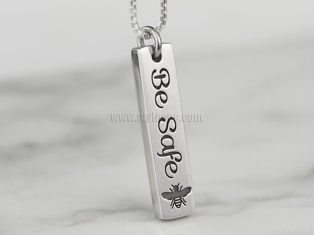 金屬豎條項(xiàng)鏈激光雕刻機(jī)