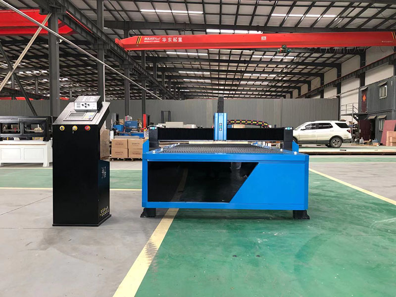 4x8數(shù)控等離子切割工作臺在加拿大