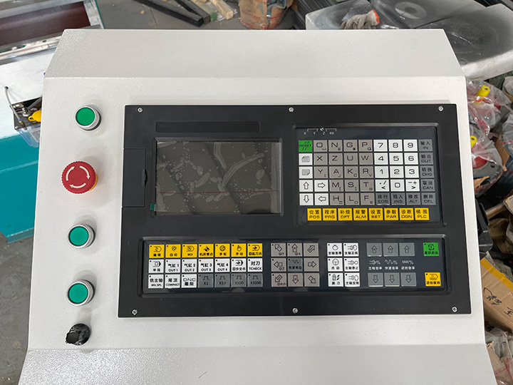 自動(dòng)送料多功能數(shù)控木工車床