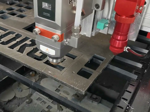 CO2 和光纖組合激光切割機(jī)，適用于金屬和木材