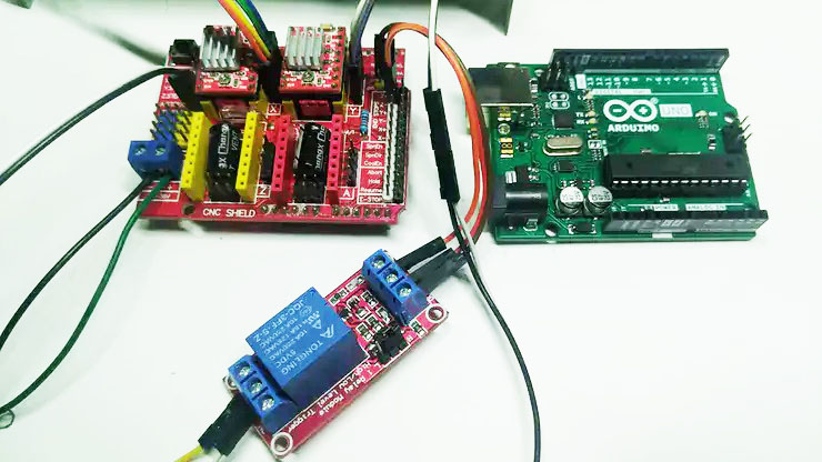 Arduino UNO R3 和數(shù)控Shield V3