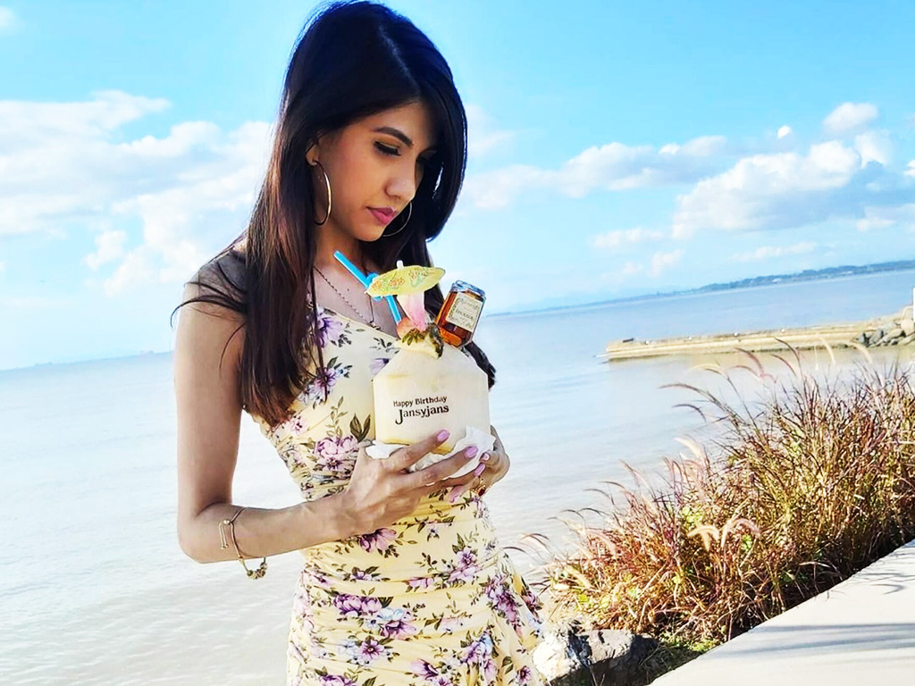 用激光在椰子上打印名字和文字 用激光在椰子上打印名字和文字