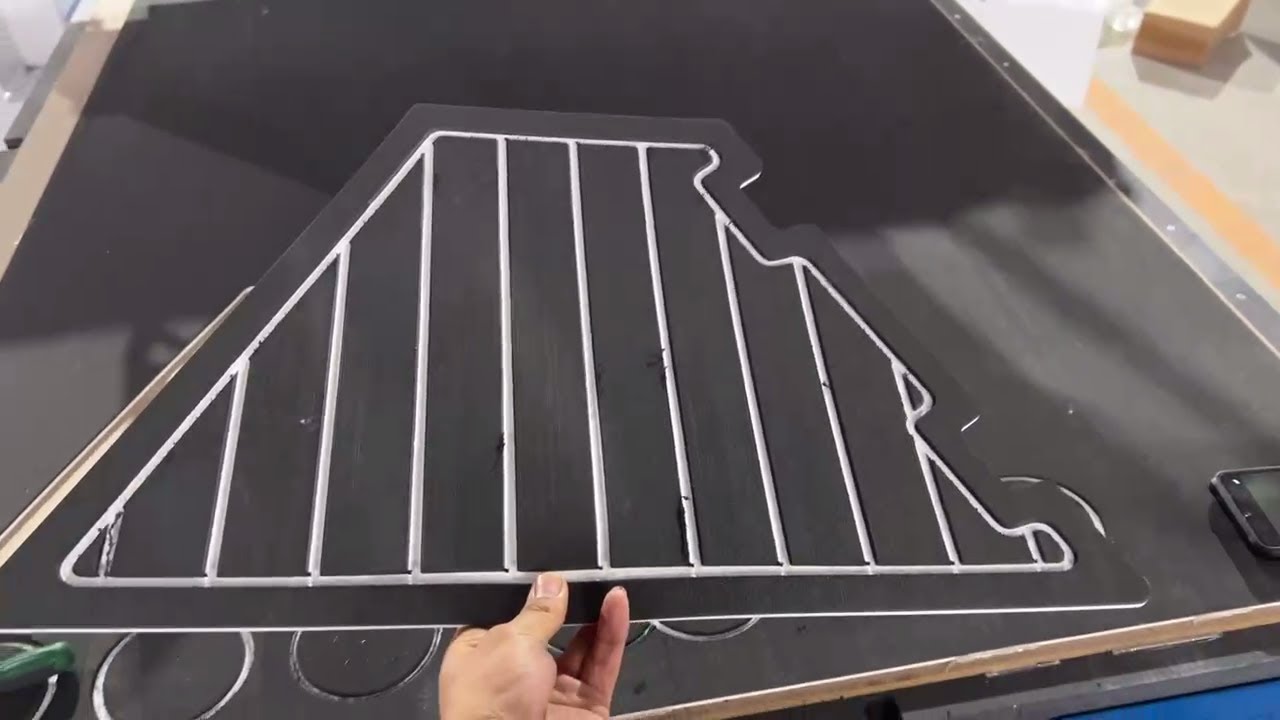 2025最佳自動(dòng)換刀數(shù)控銑床，帶振動(dòng)刀切割機(jī)