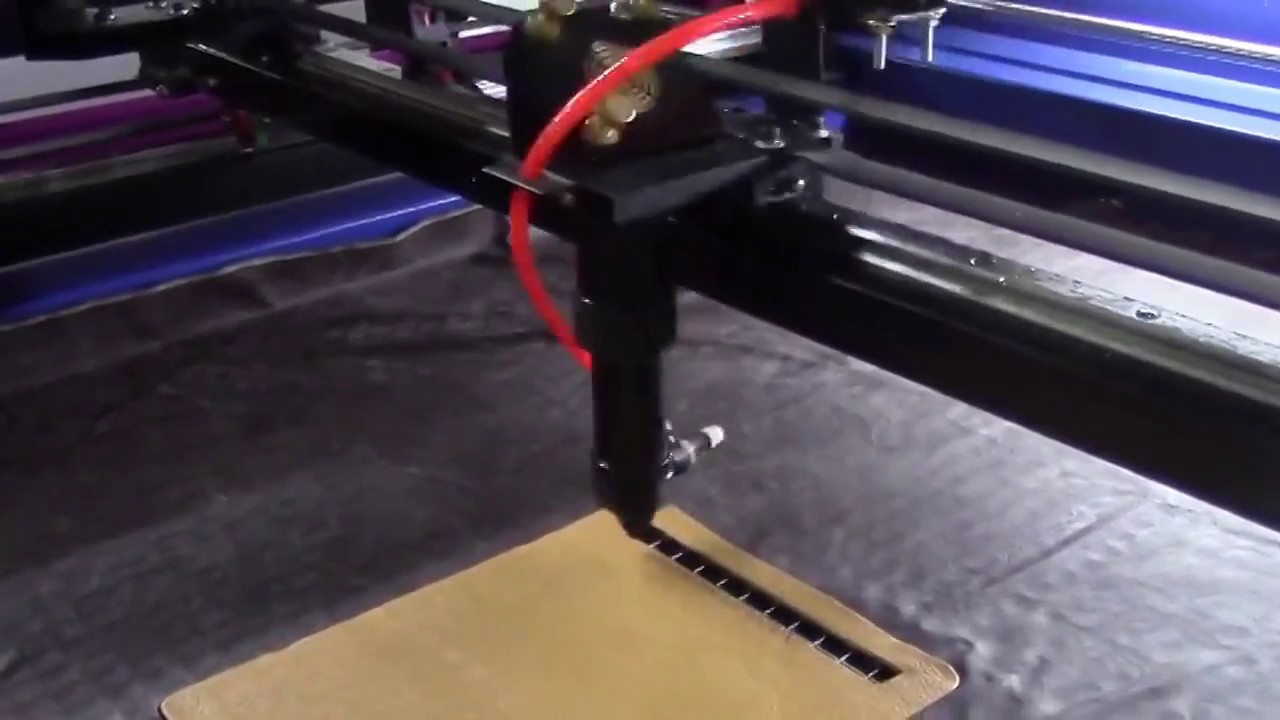 激光雕刻和切割皮革 CO2 激光設(shè)備