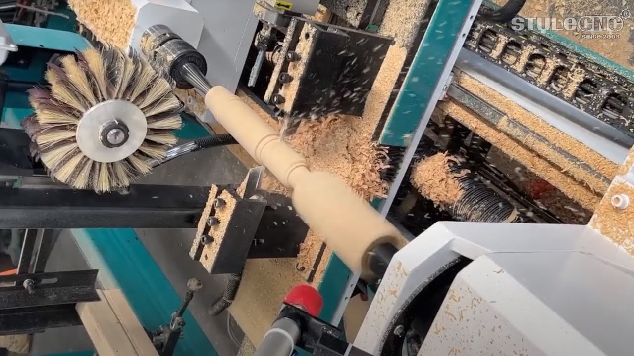 高性能數(shù)控木工車床，用于樓梯欄桿車削