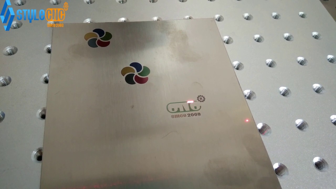不銹鋼上的光纖激光打標(biāo)彩色標(biāo)識(shí)