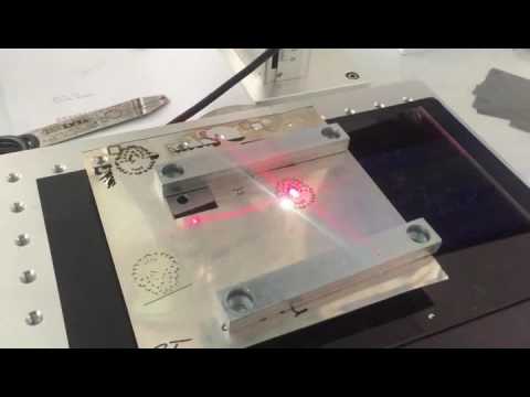 30W 光纖激光打標(biāo)機 0.5mm 長條切割