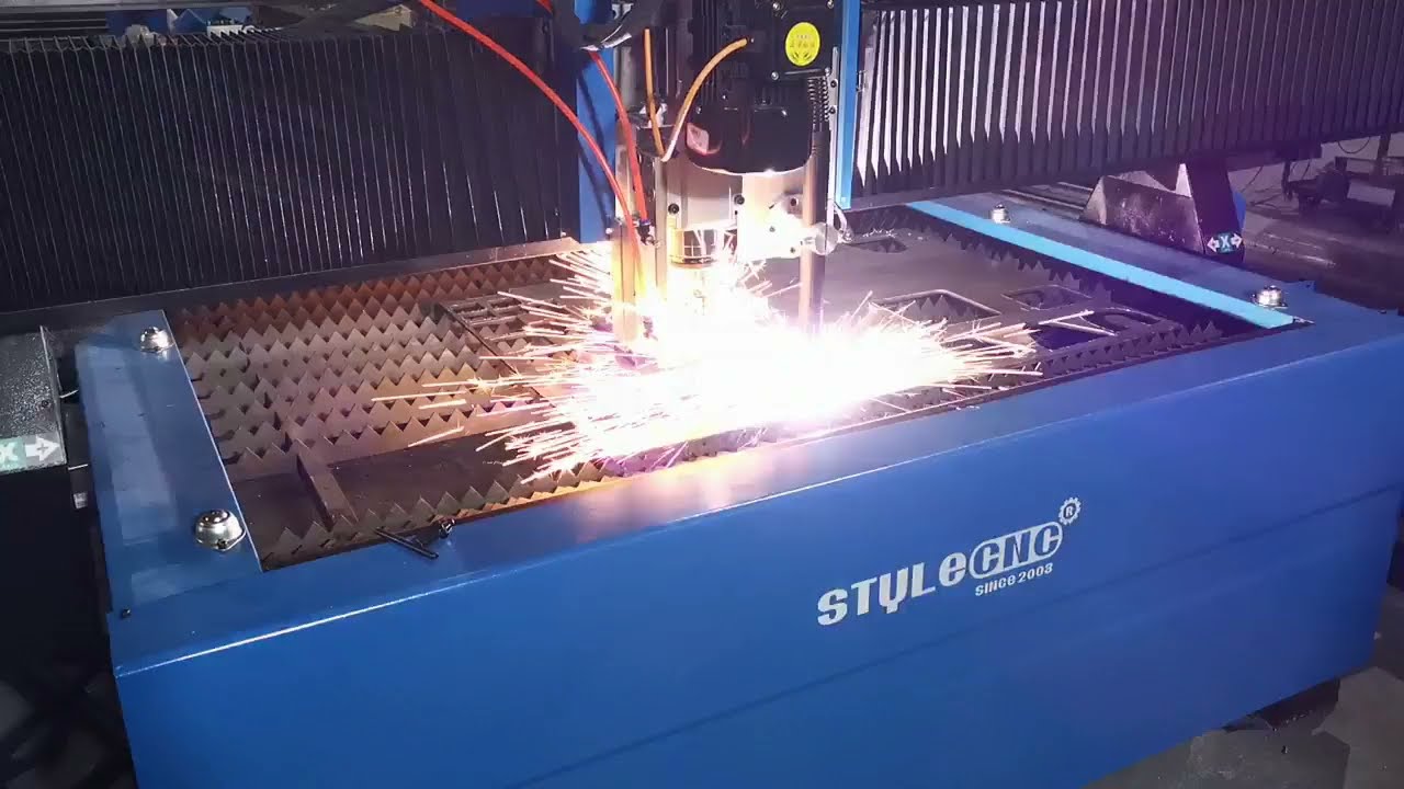 精密數(shù)控等離子切割機，用于金屬切割和鉆孔